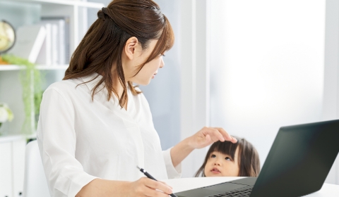子どもと一緒にテレワーク